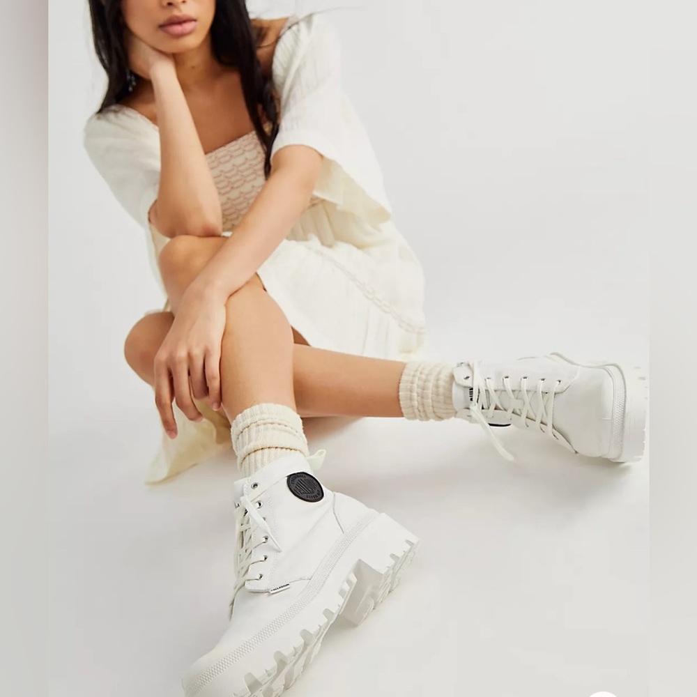 NIB Free People x Palladium Pallabase Twill Sneaker Boots in Star White